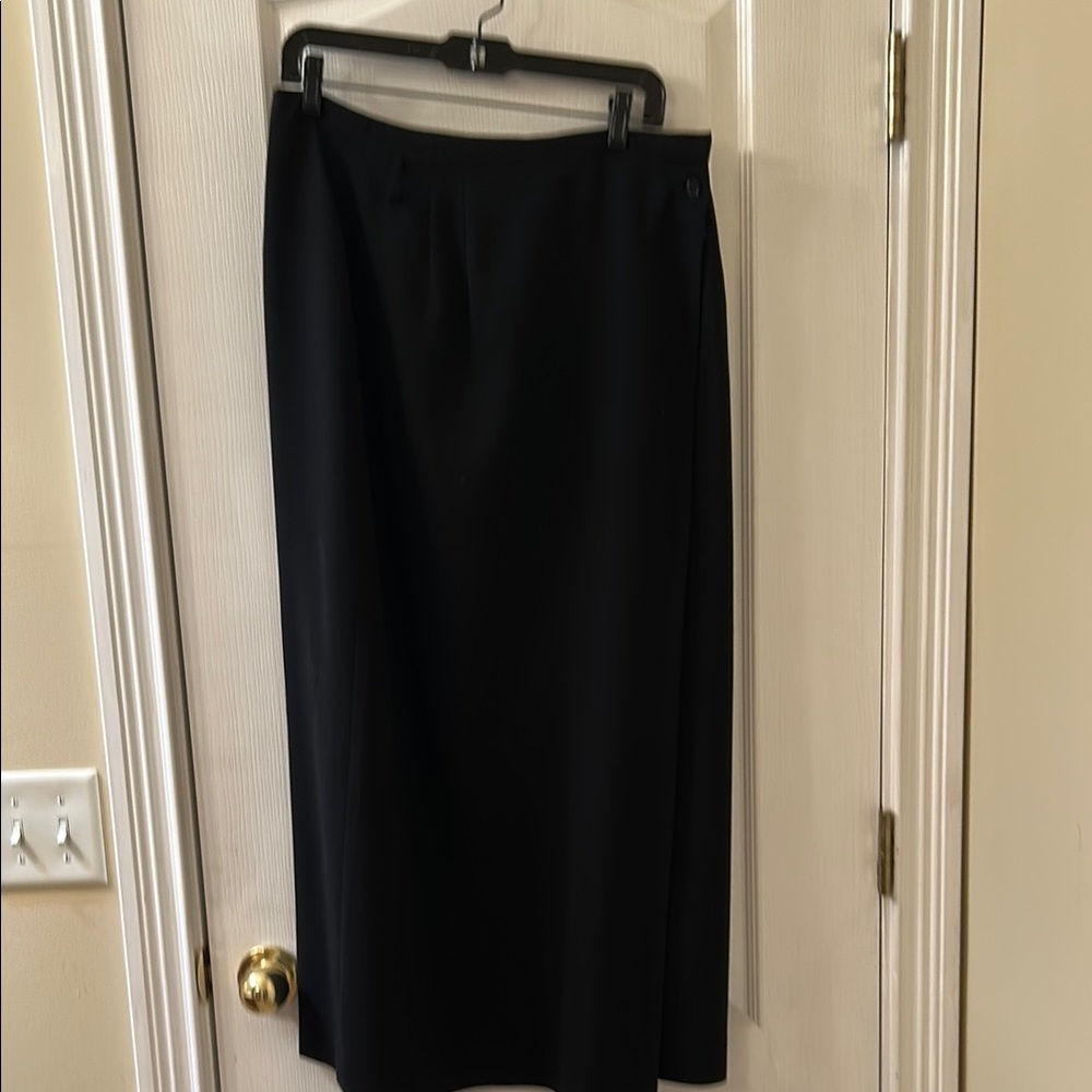 Elegant Black Women's Skirt